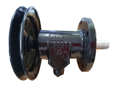 OEM Quicksilver/Mercury Sea Pump Housing Assembly 818367A 1