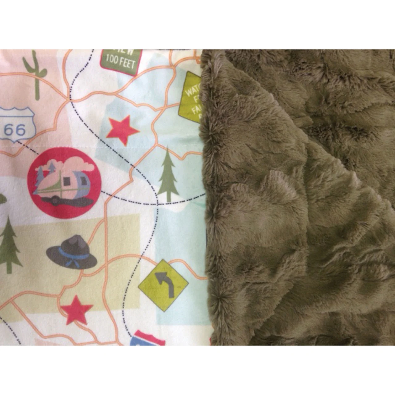 Camp Casual Cc-005tm The Throw Plush Blanket - Travel Map - CC-005TM